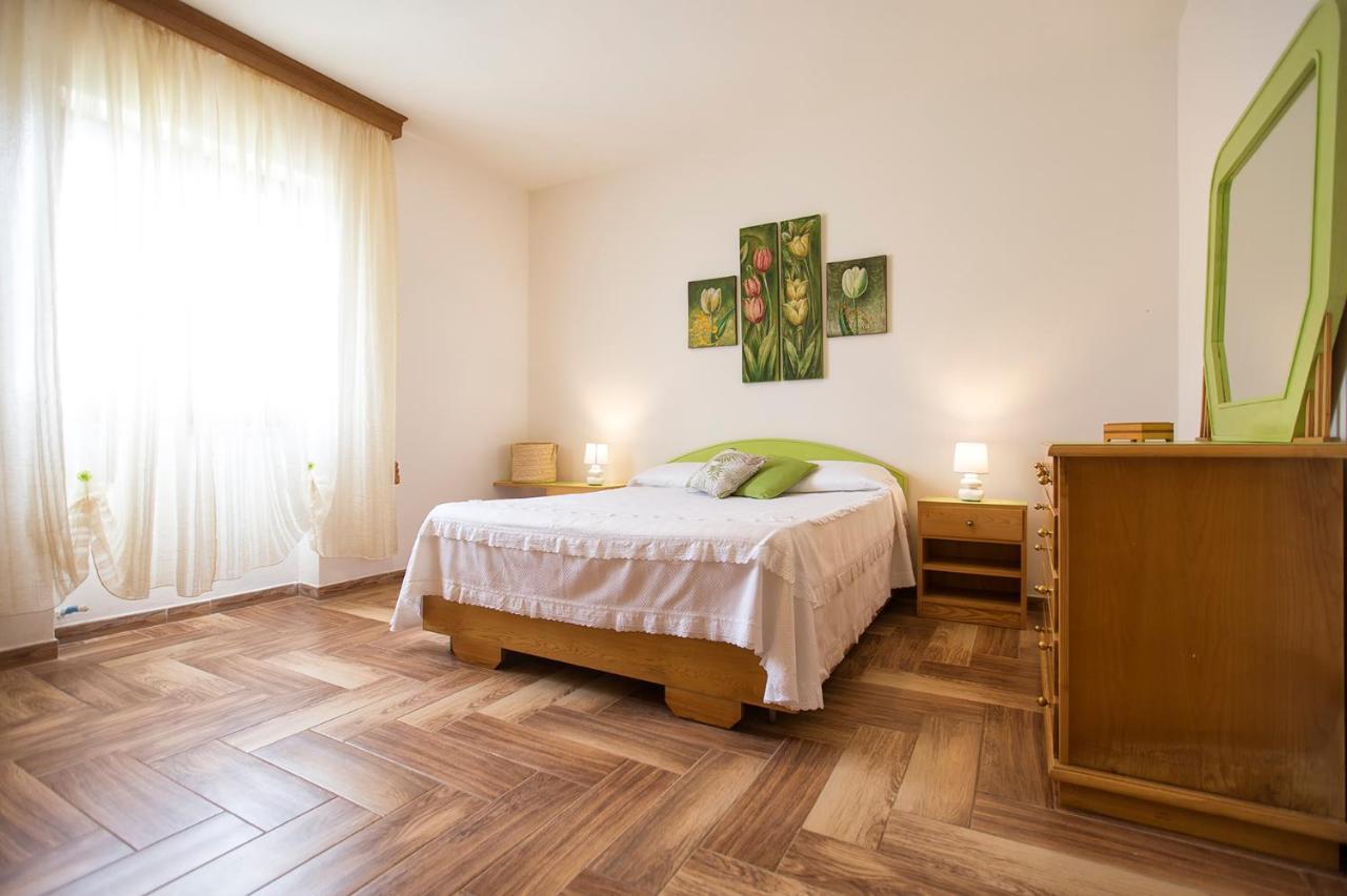 Villa Eugenie Алгеро Екстериор снимка