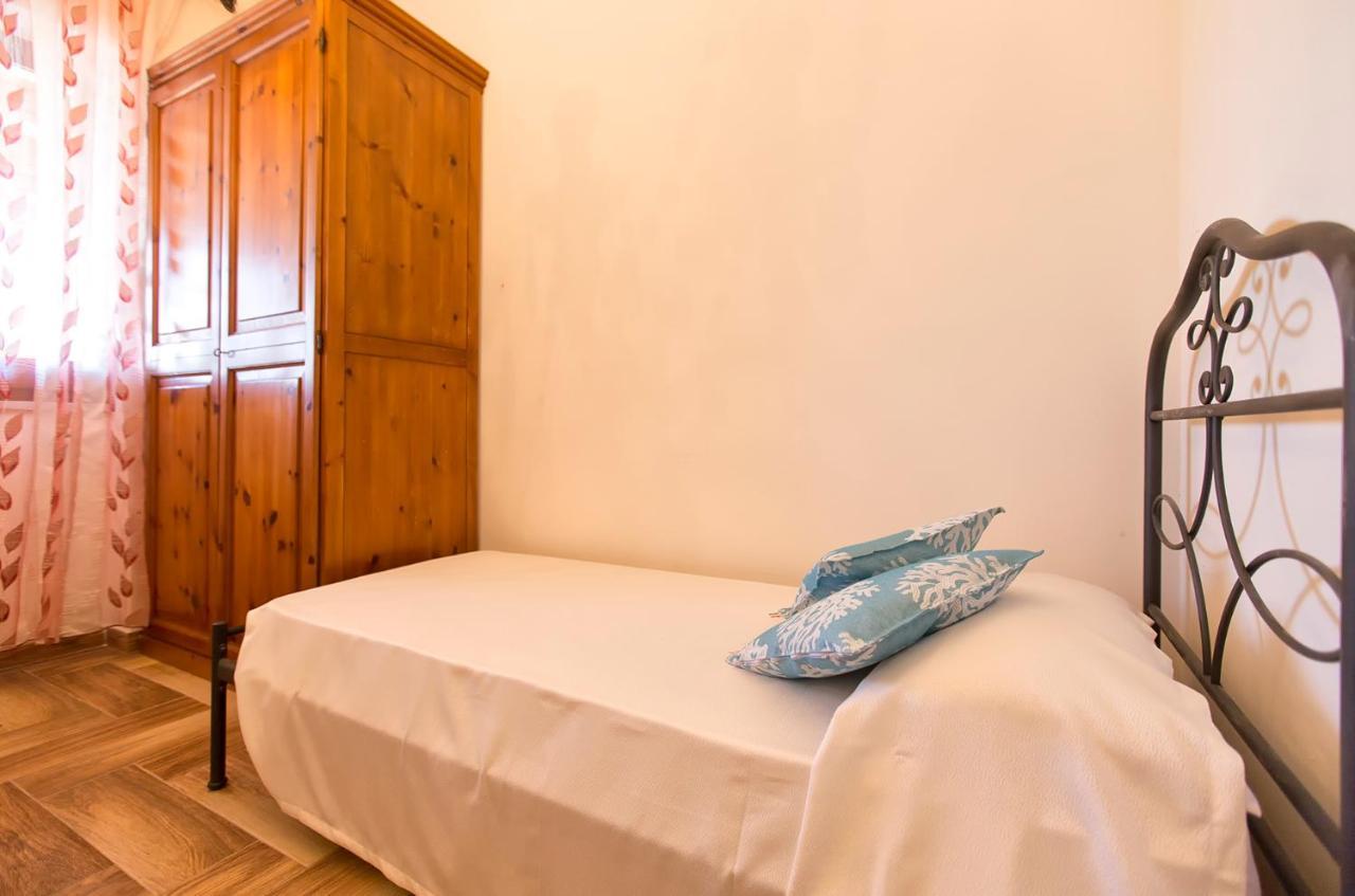 Villa Eugenie Алгеро Екстериор снимка