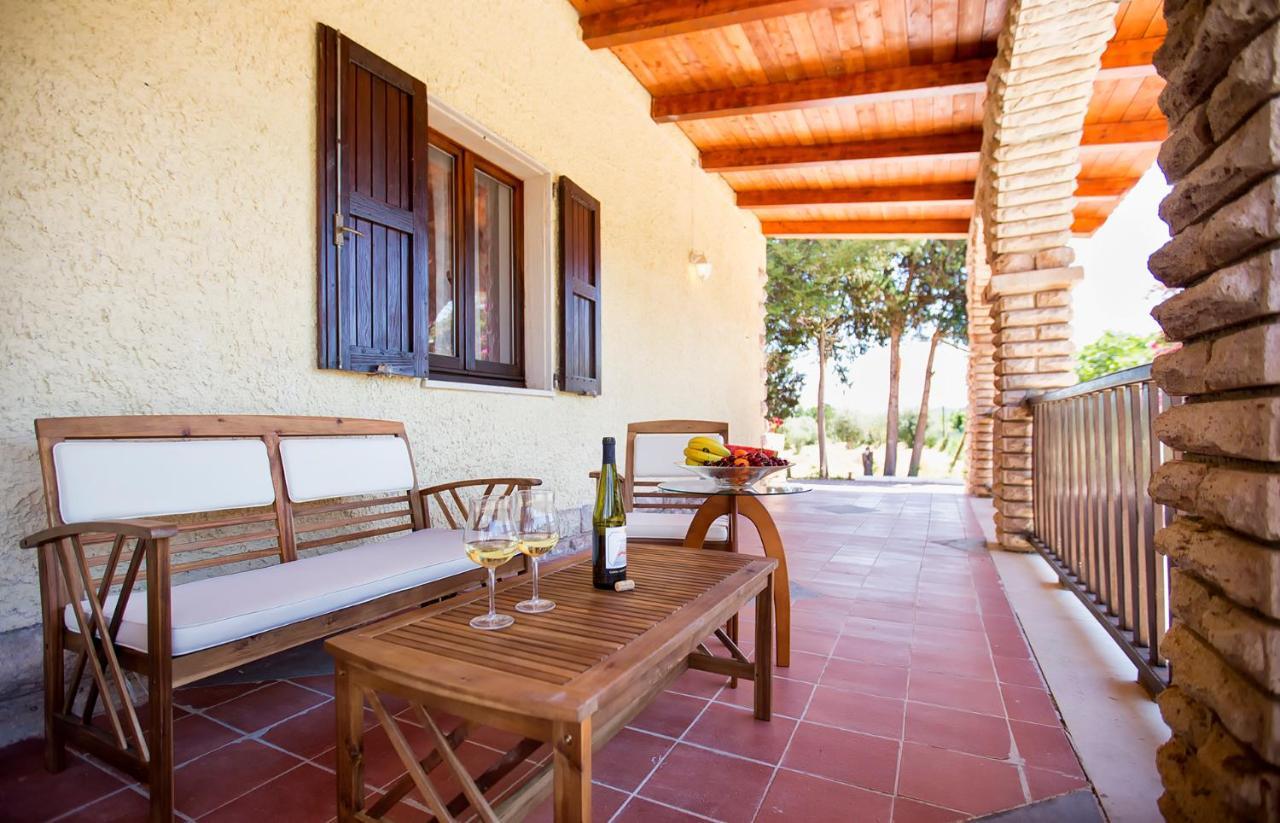 Villa Eugenie Алгеро Екстериор снимка