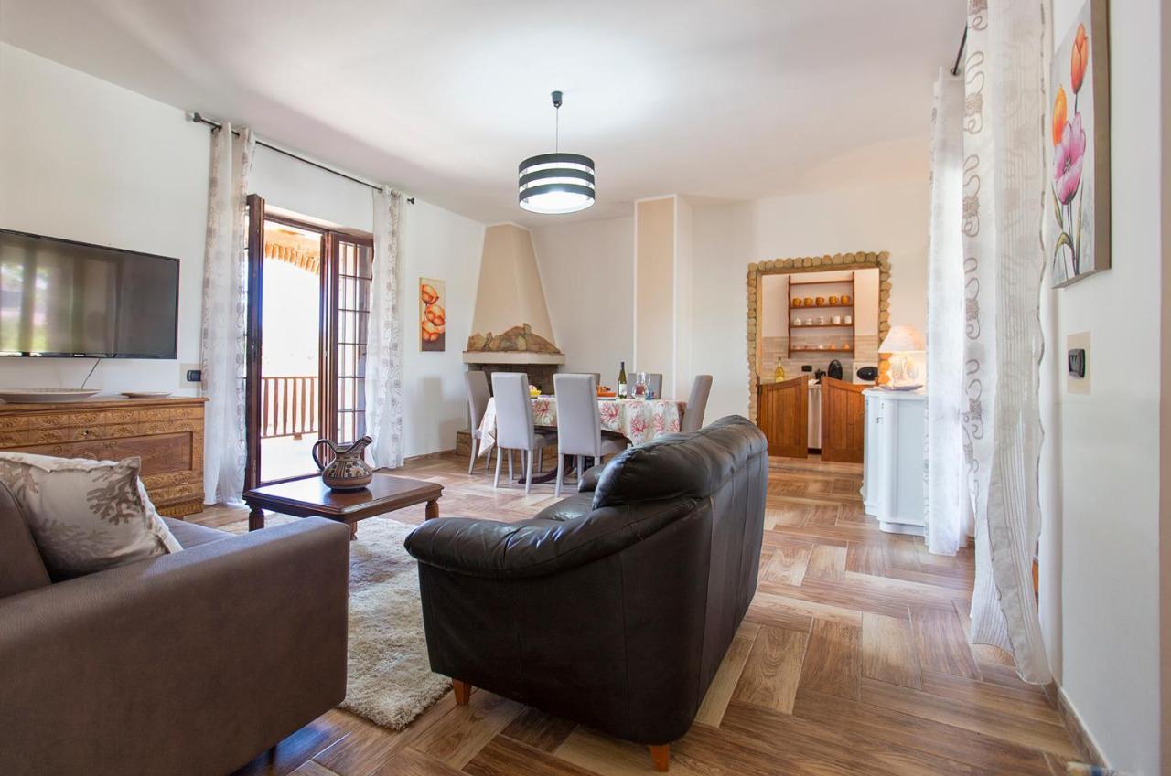 Villa Eugenie Алгеро Екстериор снимка